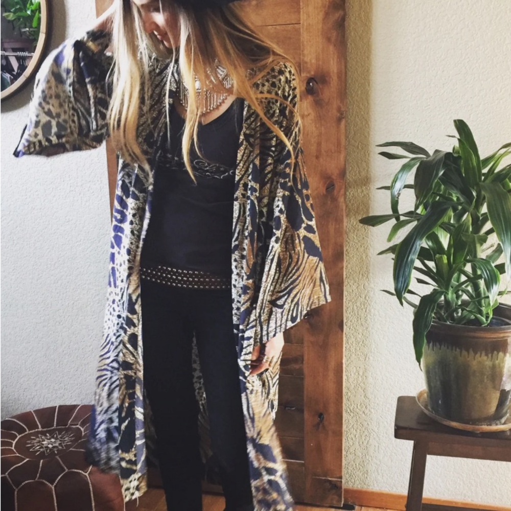 Novella Georgia Robe